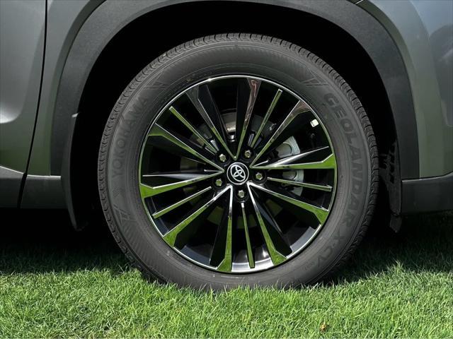 new 2025 Toyota Grand Highlander Hybrid car, priced at $62,878