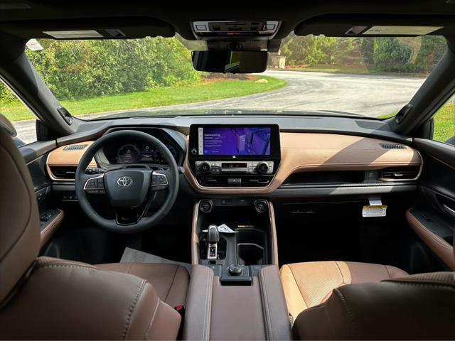 new 2025 Toyota Grand Highlander Hybrid car, priced at $62,878