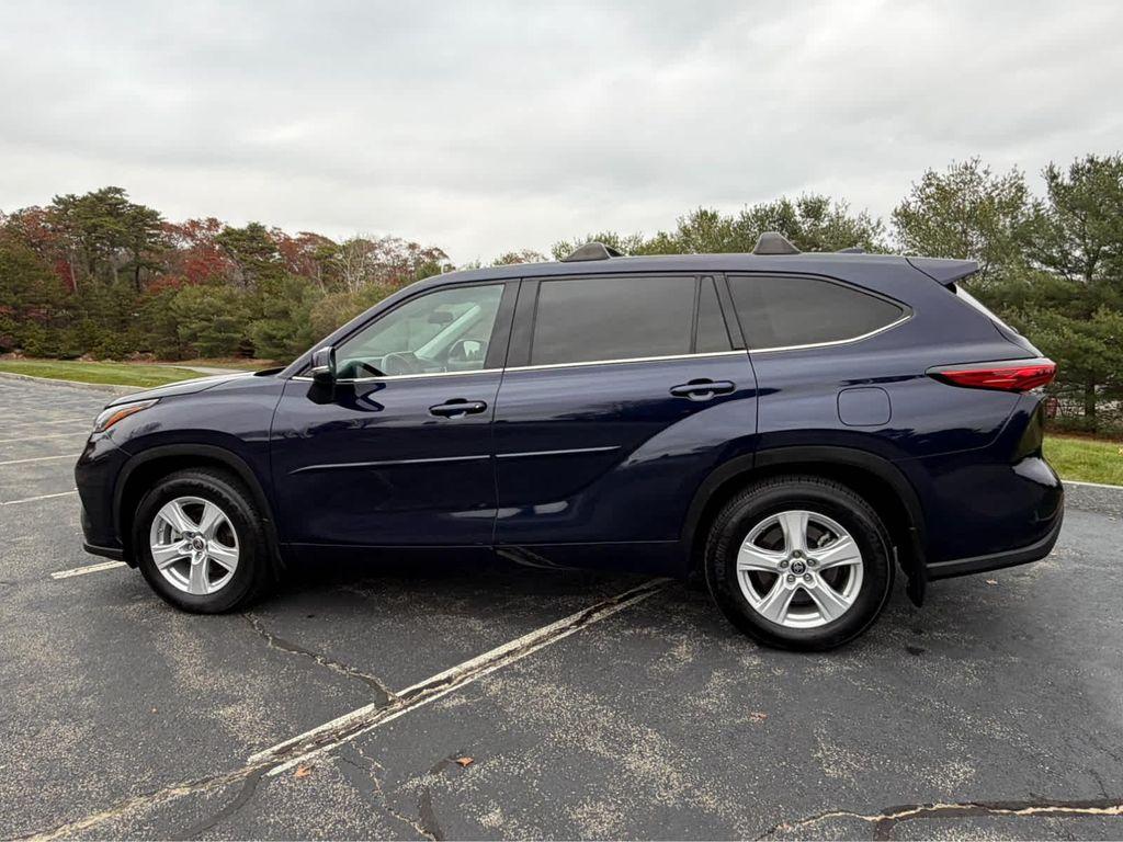 used 2021 Toyota Highlander car, priced at $27,995