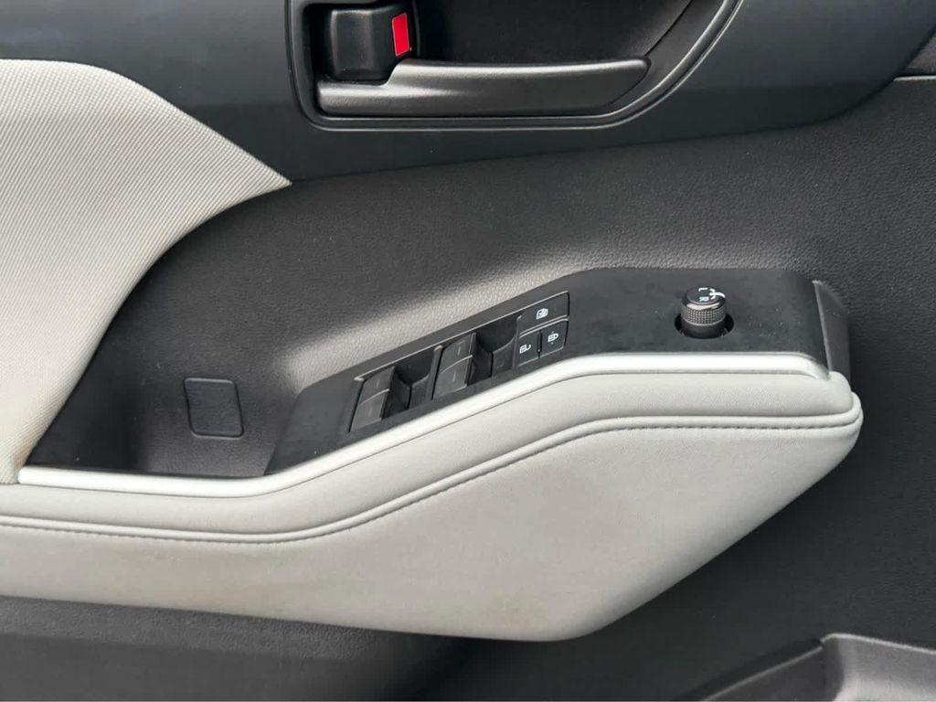 used 2021 Toyota Highlander car, priced at $27,995