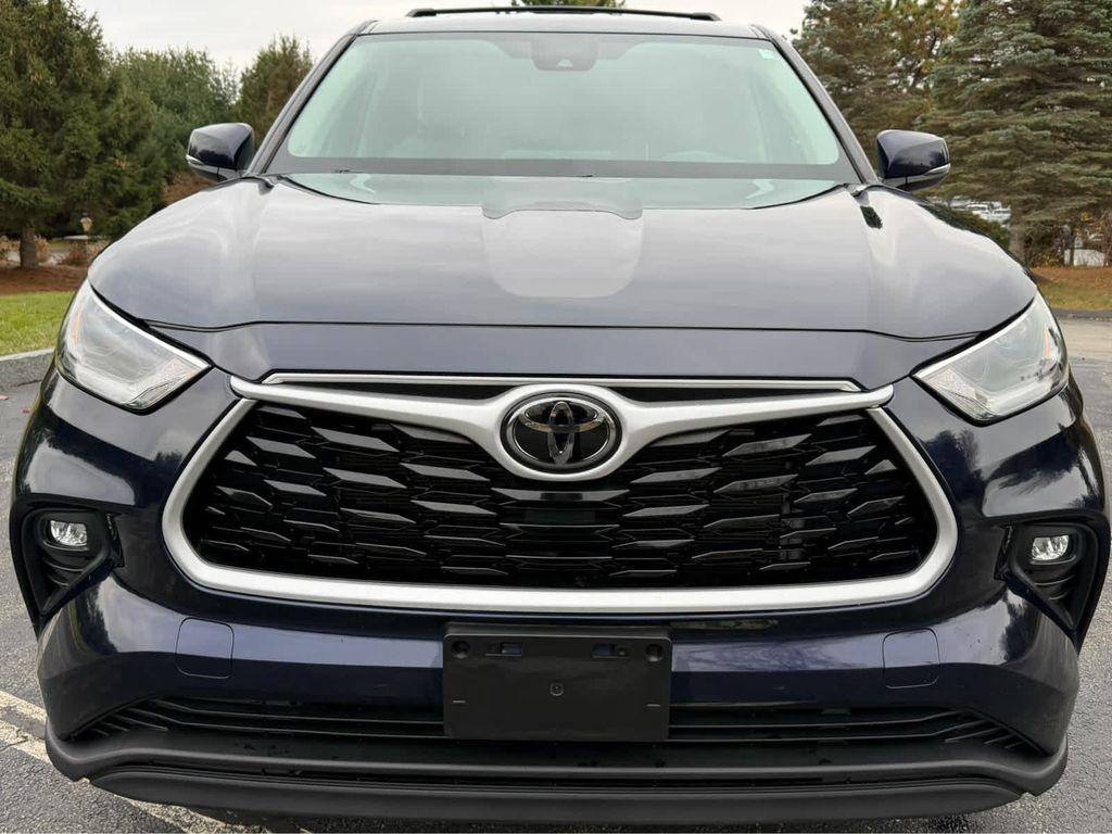 used 2021 Toyota Highlander car, priced at $27,995