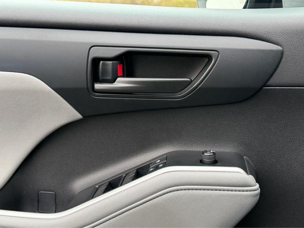 used 2021 Toyota Highlander car, priced at $27,995