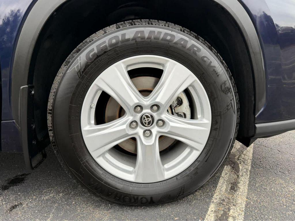 used 2021 Toyota Highlander car, priced at $27,995