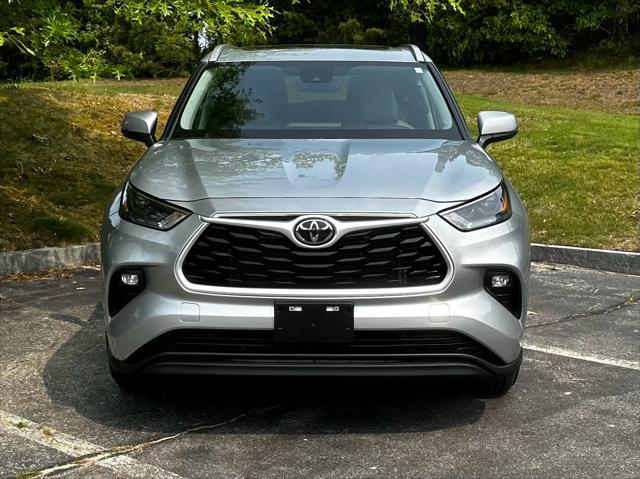 used 2023 Toyota Highlander car, priced at $39,995