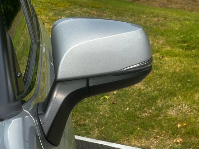 used 2023 Toyota Highlander car, priced at $39,995