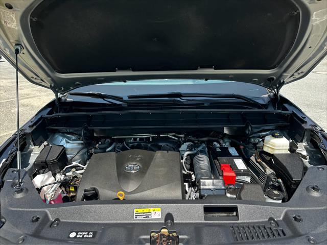 used 2020 Toyota Highlander car, priced at $31,995