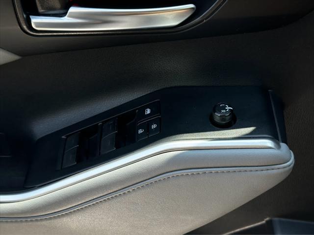 used 2020 Toyota Highlander car, priced at $31,995