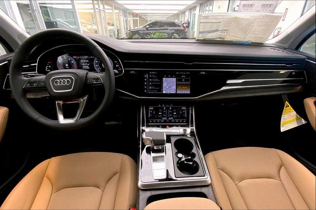 new 2025 Audi Q7 car, priced at $76,205