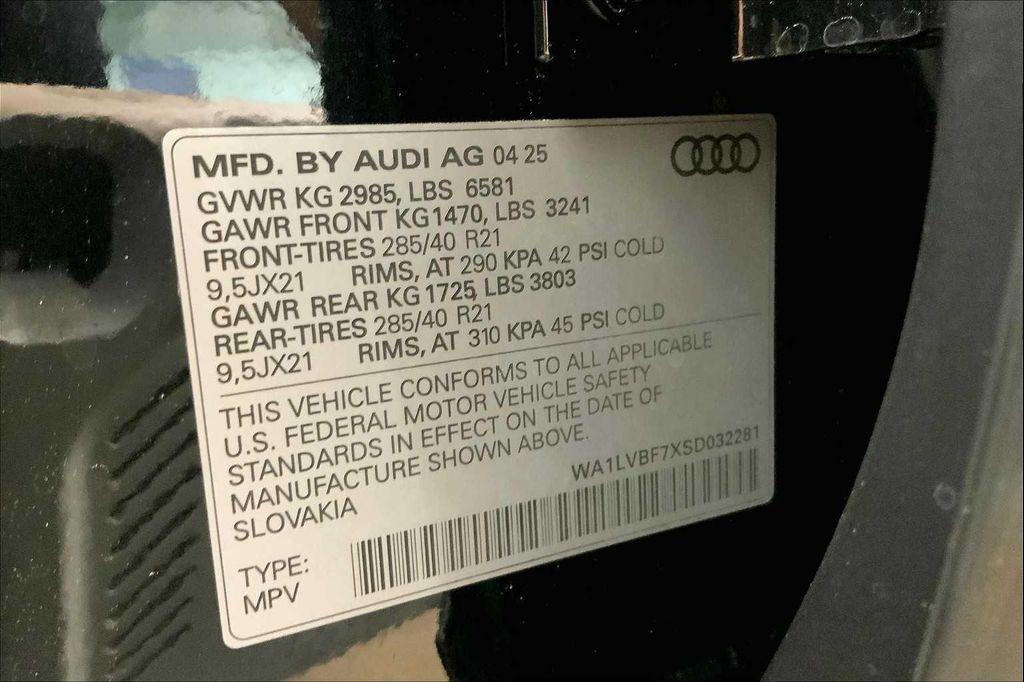 new 2025 Audi Q7 car, priced at $76,205