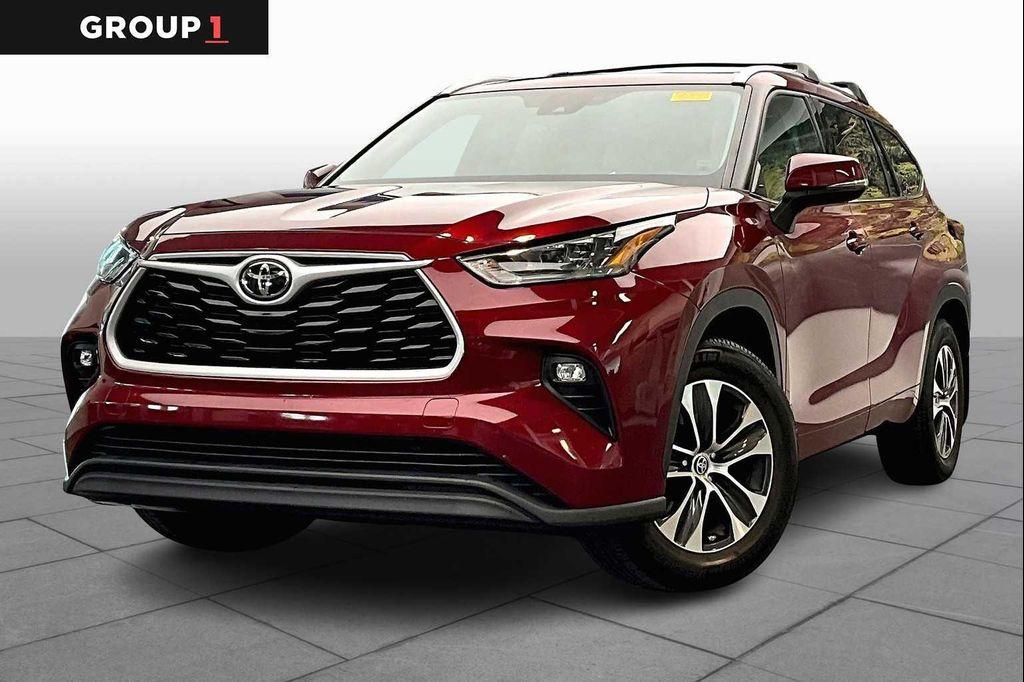 used 2020 Toyota Highlander car, priced at $25,999