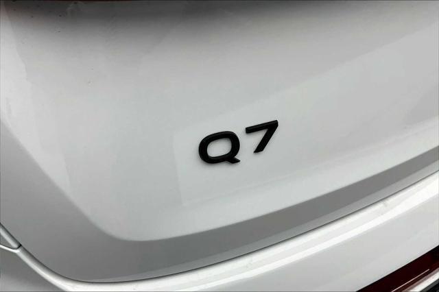 new 2025 Audi Q7 car, priced at $77,090
