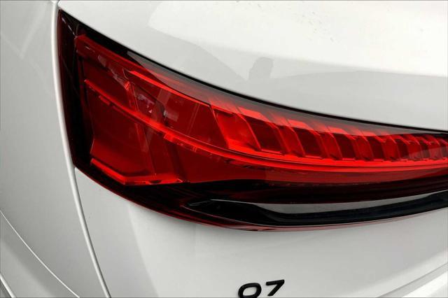 new 2025 Audi Q7 car, priced at $77,090