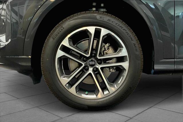 new 2025 Audi Q5 car, priced at $60,175