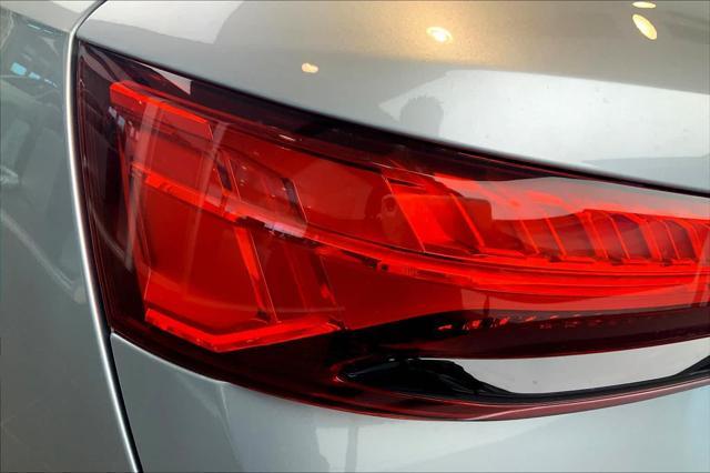 new 2025 Audi Q7 car, priced at $77,090
