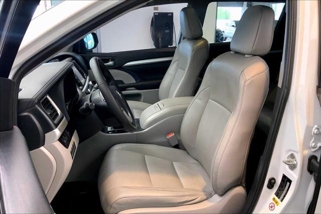 used 2019 Toyota Highlander car, priced at $25,912
