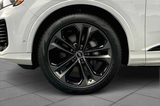 new 2025 Audi Q7 car, priced at $90,835