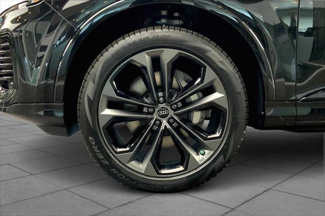 new 2025 Audi Q7 car, priced at $83,750
