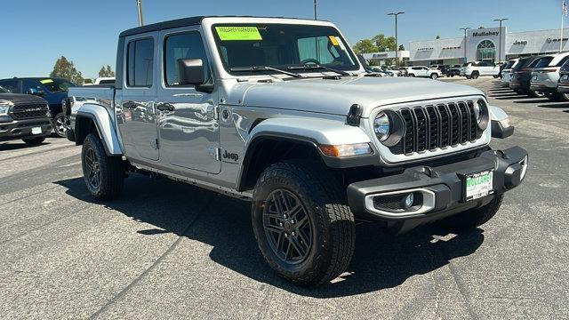 new 2024 Jeep Gladiator car, priced at $50,650