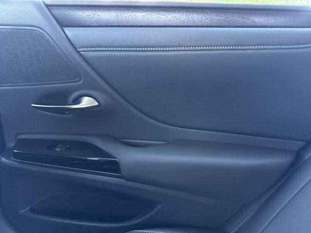 new 2025 Lexus ES 350 car, priced at $50,289