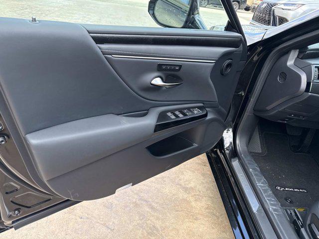 new 2025 Lexus ES 300h car, priced at $50,599
