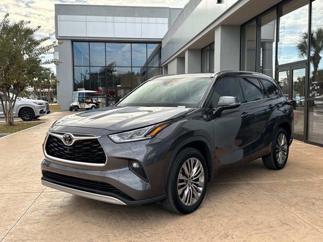 used 2020 Toyota Highlander car, priced at $31,990