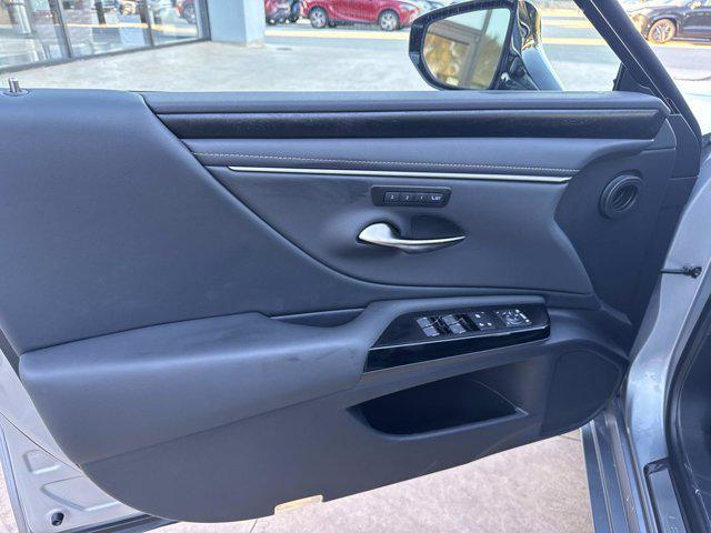 new 2025 Lexus ES 350 car, priced at $48,110