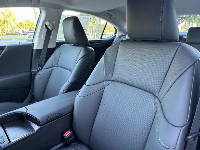 new 2025 Lexus ES 350 car, priced at $48,110