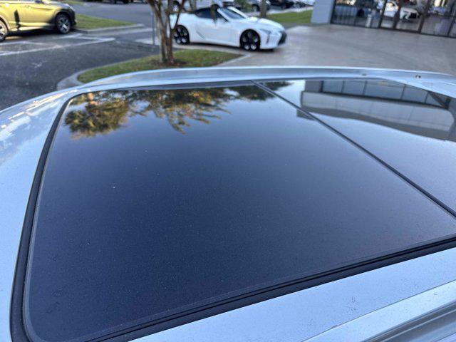 used 2025 Cadillac XT5 car, priced at $40,700