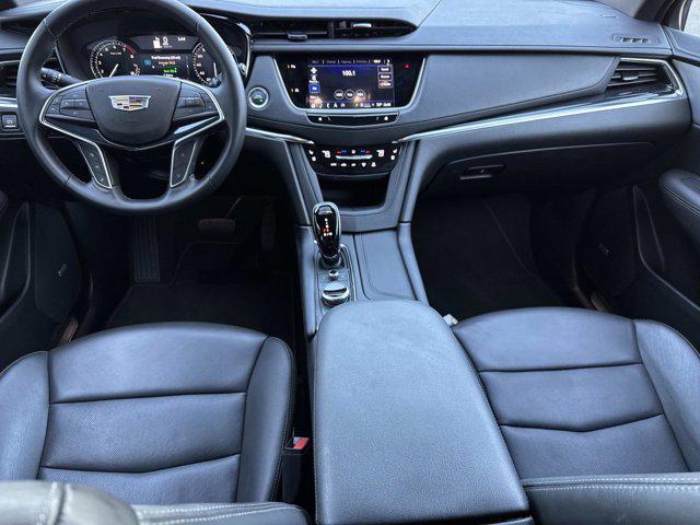 used 2025 Cadillac XT5 car, priced at $40,700