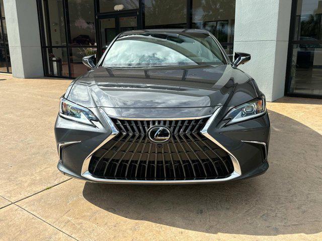 new 2025 Lexus ES 300h car, priced at $54,039