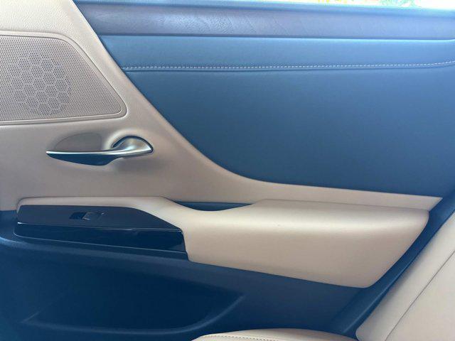 new 2025 Lexus ES 350 car, priced at $50,289