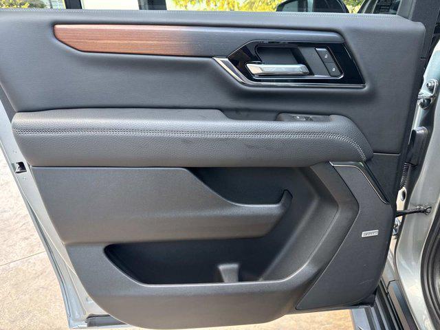 used 2025 GMC Yukon XL car, priced at $73,930