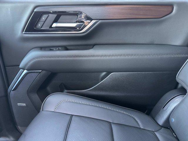 used 2025 GMC Yukon XL car, priced at $73,930