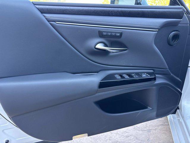 new 2025 Lexus ES 350 car, priced at $49,779