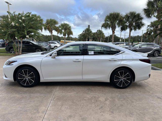 new 2025 Lexus ES 300h car, priced at $51,099