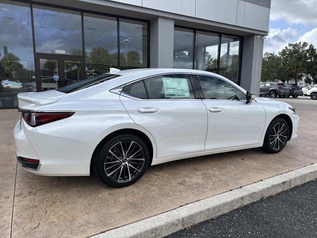 new 2025 Lexus ES 300h car, priced at $51,099