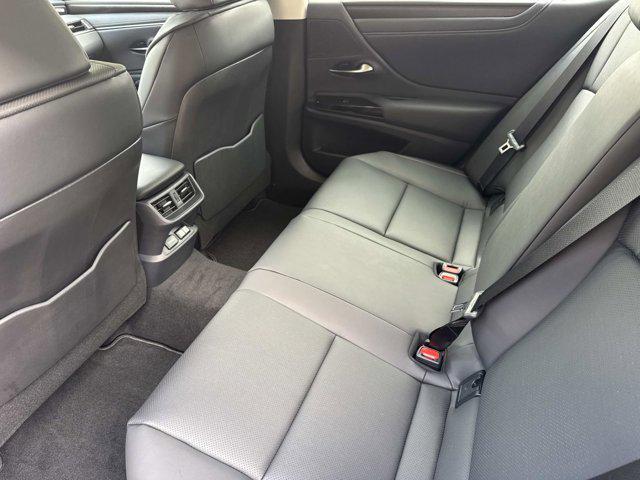 new 2025 Lexus ES 300h car, priced at $51,099