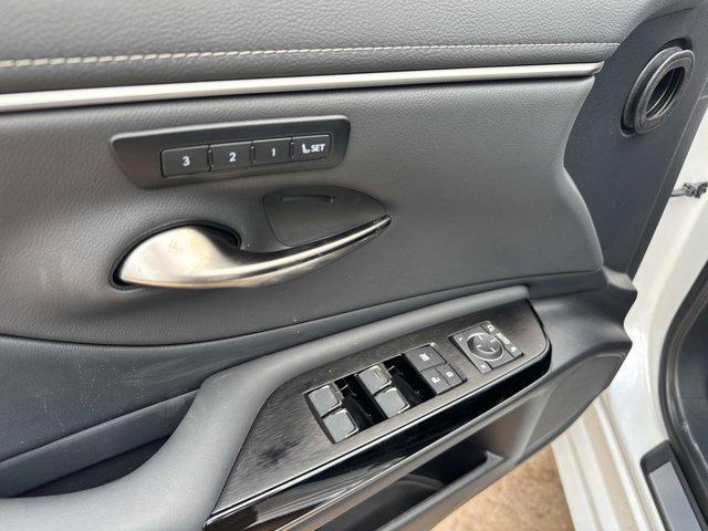 new 2025 Lexus ES 300h car, priced at $51,099