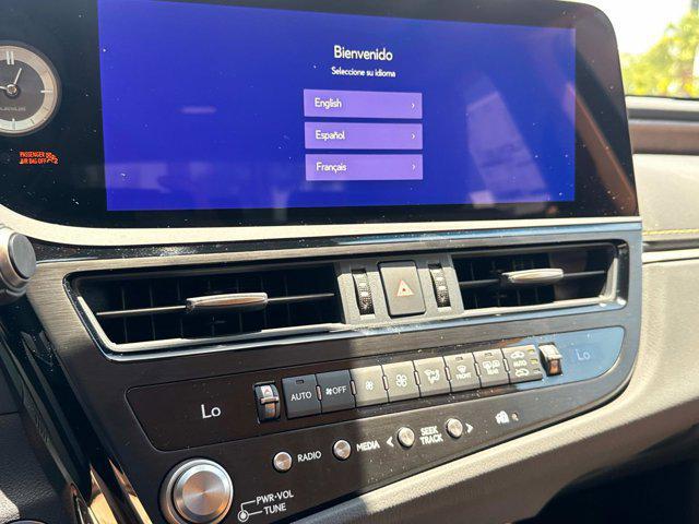 new 2025 Lexus ES 300h car, priced at $50,899