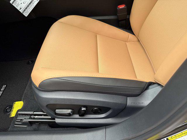 new 2025 Lexus ES 300h car, priced at $51,609