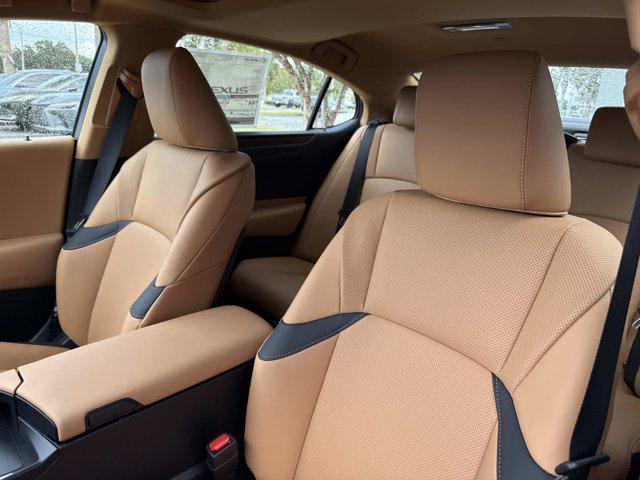 new 2025 Lexus ES 300h car, priced at $51,609