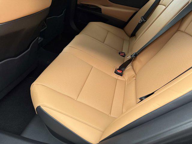 new 2025 Lexus ES 300h car, priced at $51,609