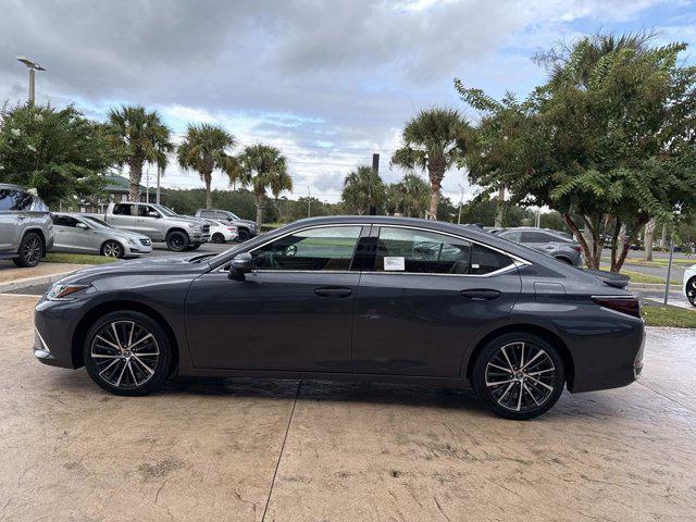 new 2025 Lexus ES 300h car, priced at $51,609