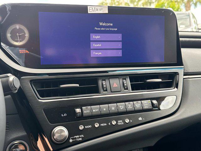 new 2025 Lexus ES 300h car, priced at $50,204