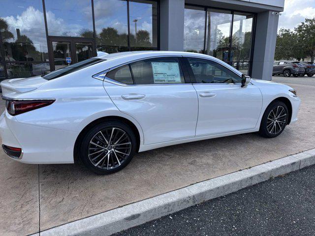 new 2025 Lexus ES 300h car, priced at $51,099