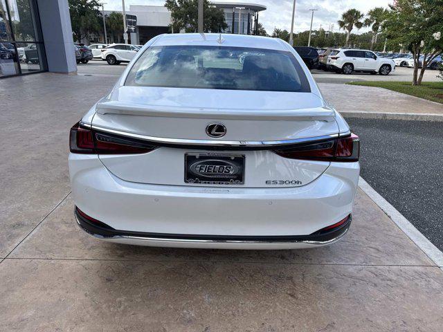 new 2025 Lexus ES 300h car, priced at $51,099