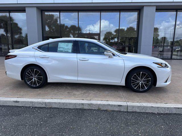 new 2025 Lexus ES 300h car, priced at $51,099