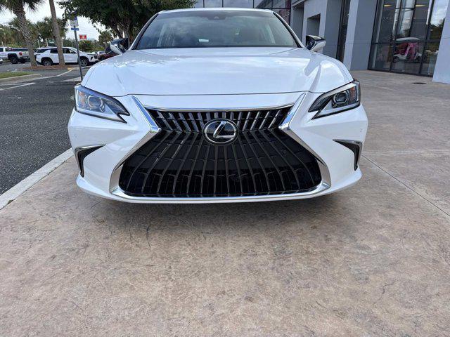 new 2025 Lexus ES 300h car, priced at $51,099