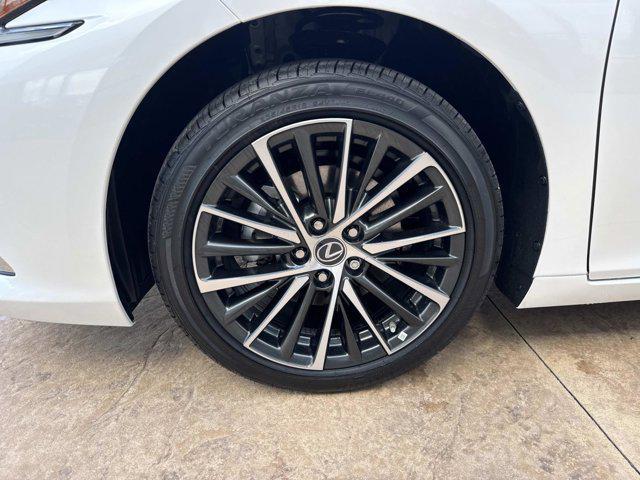new 2025 Lexus ES 300h car, priced at $51,099