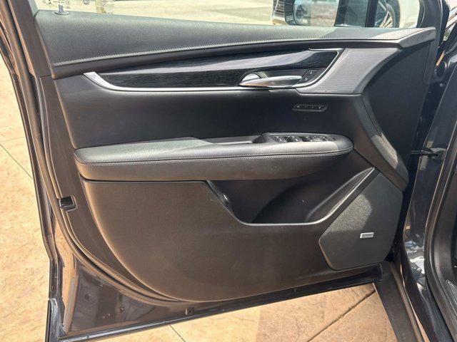 used 2021 Cadillac XT5 car, priced at $28,990